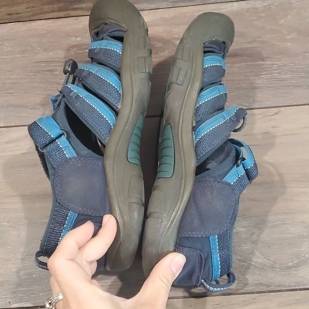Keen Mens outdoor hiking sandals shoes sz 6 athletic